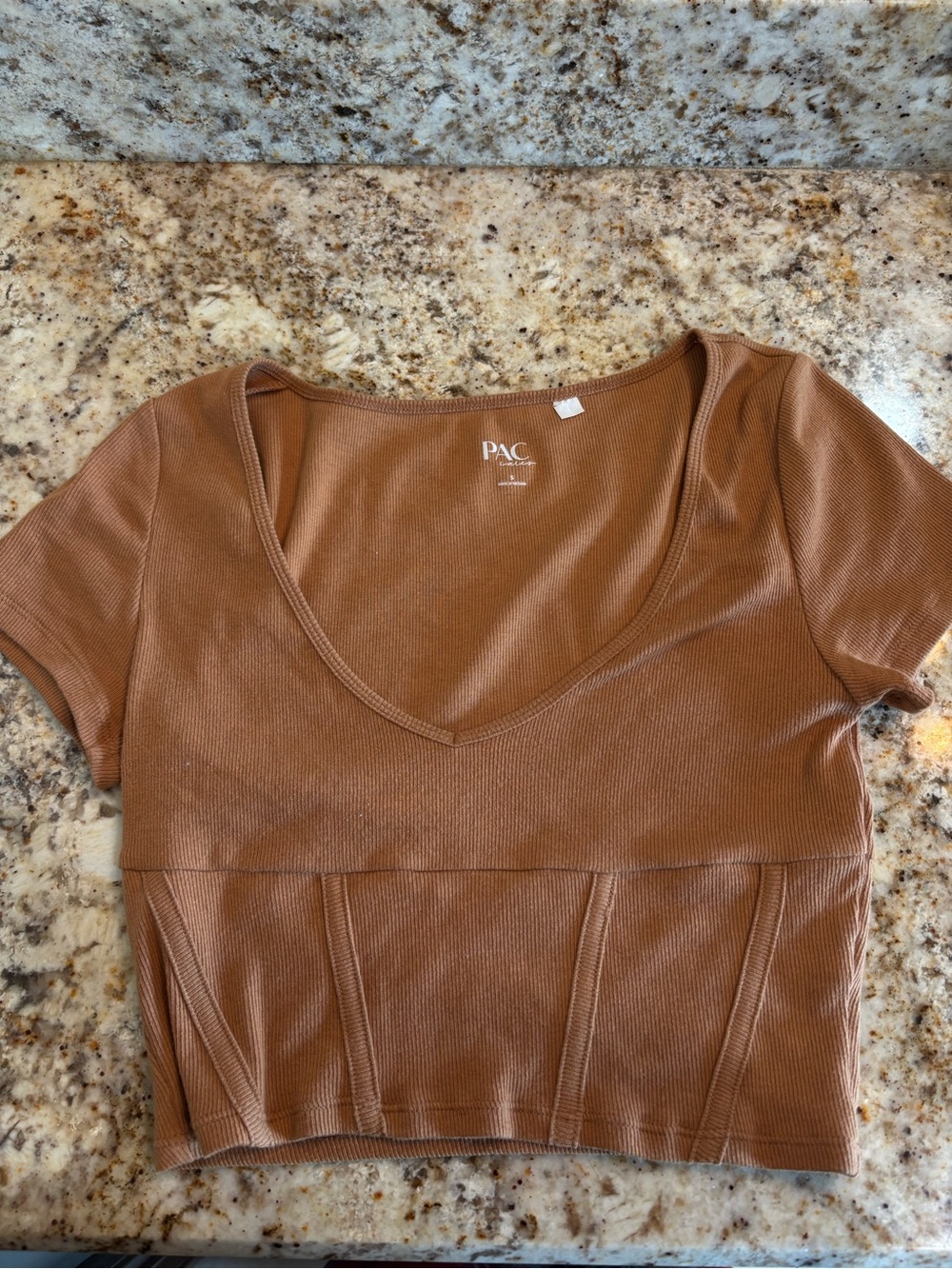 PacSun Ribbed V-Neck Crop Top in Brown